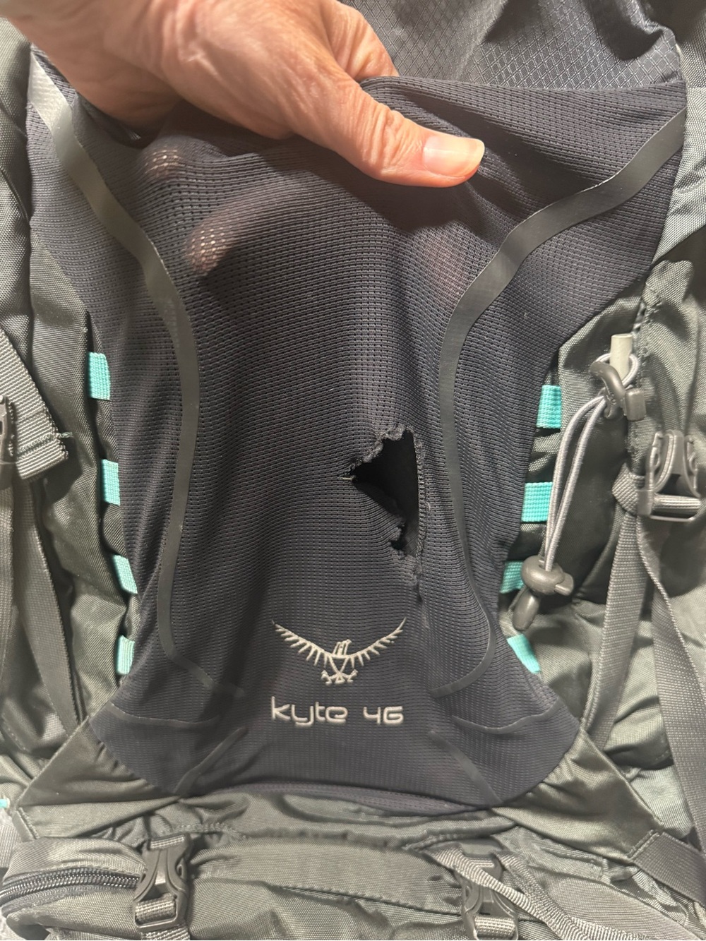 OSPREY Women’s Dark Gray and Black Multi-Compartment Hiking Backpack - Picture 4 of 5